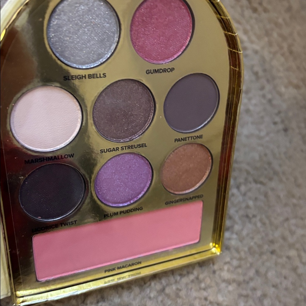 🌸NEW🌸 Too Faced Snow Globe Palette - Picture 3 of 5